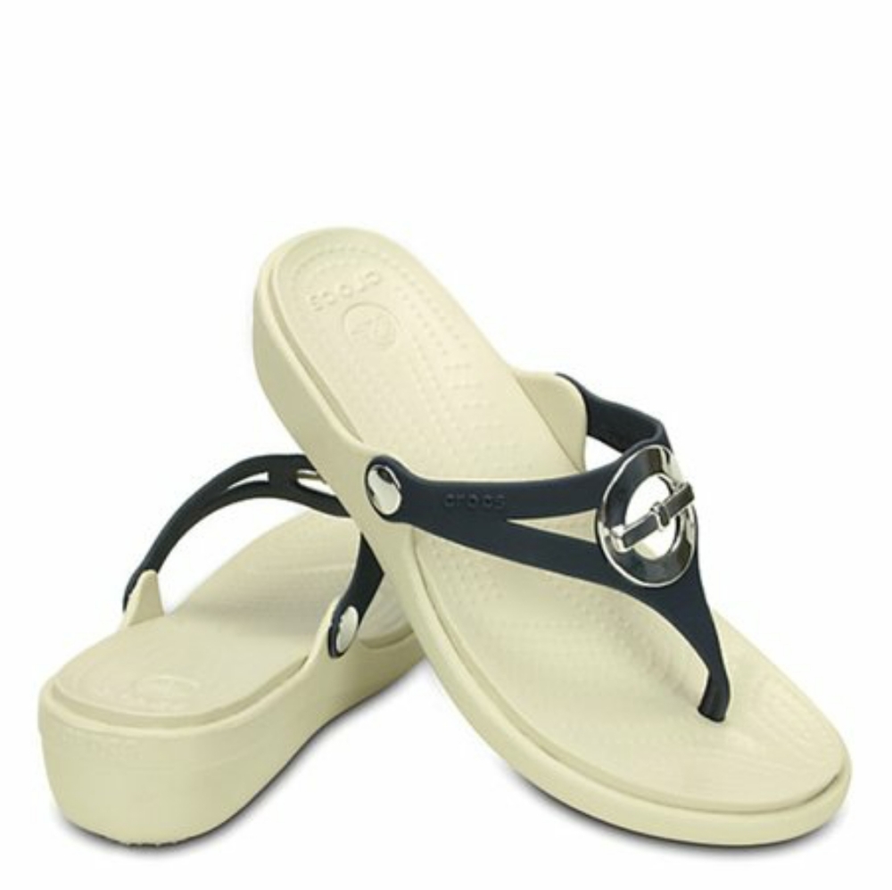 Crocs Sanrah Circle Bow Wedge Flip - Women